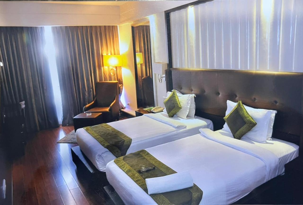 Grand Hotel Himayat Hyderabad Exterior photo